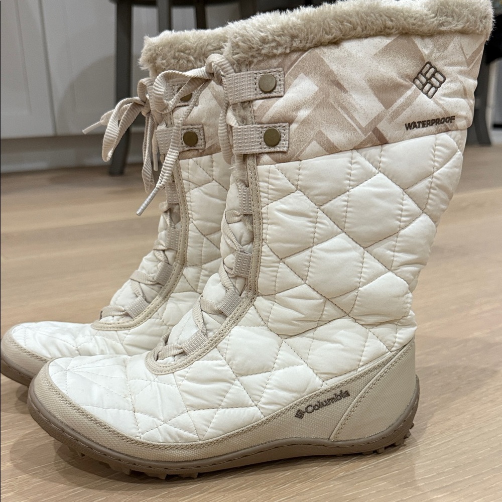 Columbia Women’s Minx Mid II Omni Heat Boots